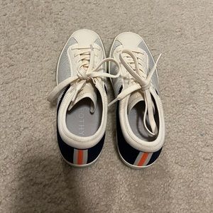 Rothys Navy The Lace Up Sneaker size 8